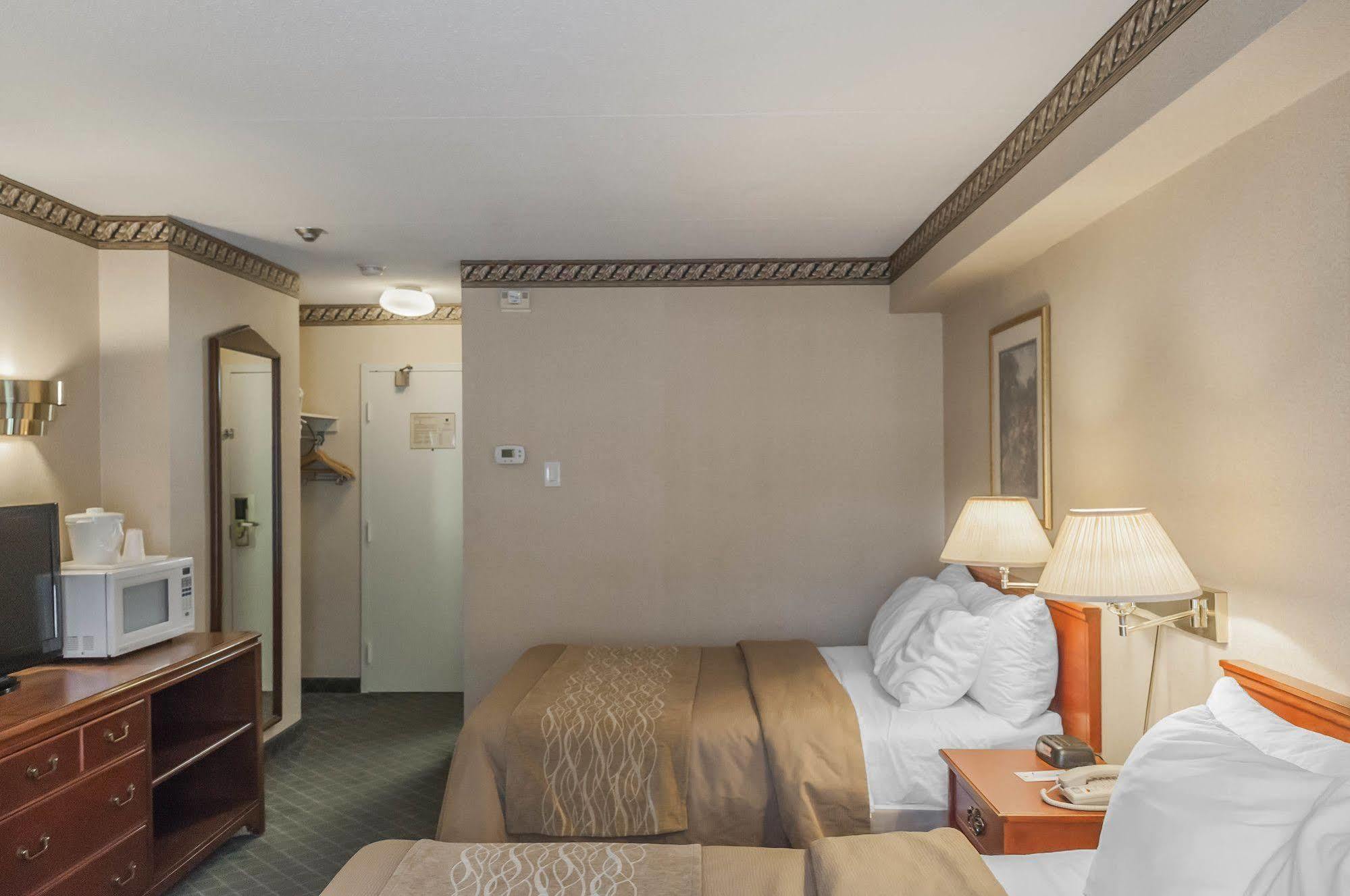 Comfort Inn Meadowvale Mississauga Exterior foto